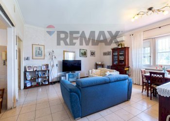 Sala da pranzo - Four-room apartment Largo Efestione
13, Roma - photo 5