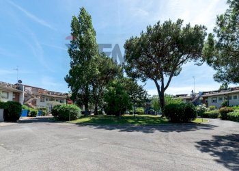 Edificio all\'aperto - Four-room apartment Largo Efestione
13, Roma - photo 32