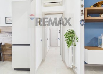 Hall / corridoio - Four-room apartment Via Togliatti
 
57, Lacchiarella - photo 9