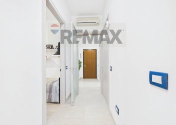 Hall / corridoio - Four-room apartment Via Togliatti
 
57, Lacchiarella - photo 25
