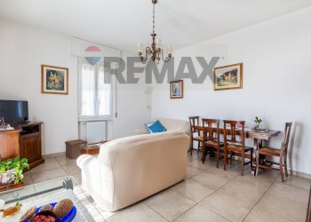 Soggiorno - Three-room apartment Via S. Bartolomeo
 
10, Vellezzo Bellini - photo 3