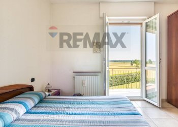 Camera / camera da letto - Three-room apartment Via S. Bartolomeo
 
10, Vellezzo Bellini - photo 15