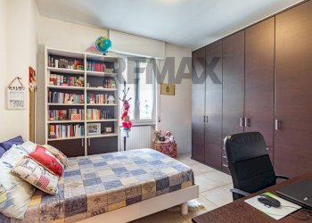 Camera / camera da letto - Three-room apartment Via S. Bartolomeo
 
10, Vellezzo Bellini - photo 20