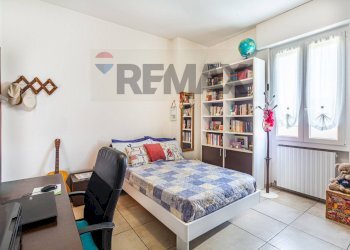 Camera / camera da letto - Three-room apartment Via S. Bartolomeo
 
10, Vellezzo Bellini - photo 21