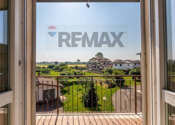 Balcone - Three-room apartment Via S. Bartolomeo
 
10, Vellezzo Bellini - photo 28