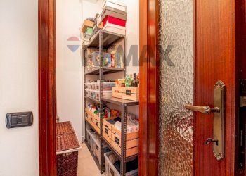 Ripostiglio - Three-room apartment Via S. Bartolomeo
 
10, Vellezzo Bellini - photo 29