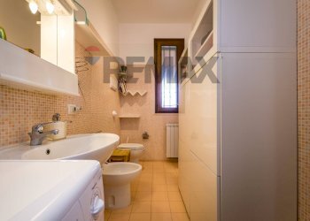 Bagno - Villa Strada piano San Michele
 
snc, Altavilla Milicia - foto 17