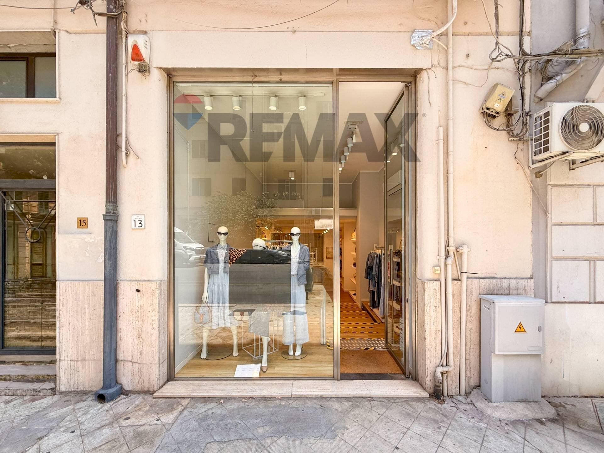 Edificio all\'aperto - Shop VIA SCIUTI
 
13, Palermo - photo 1