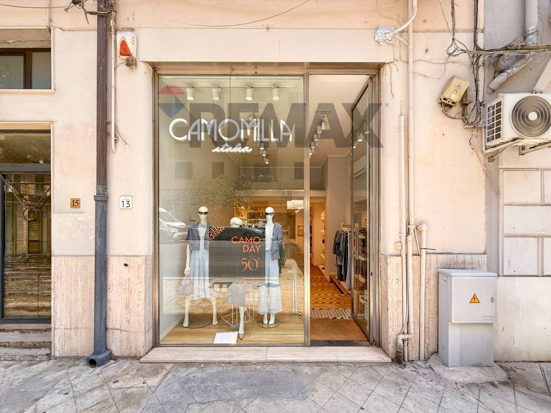 Edificio all\'aperto - Shop VIA SCIUTI
 
13, Palermo - photo 1