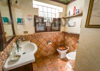 Bagno - Villa contrada accia
 
snc, Ventimiglia di Sicilia - photo 6