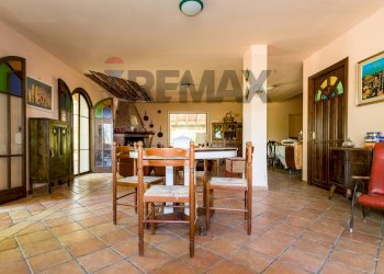 Sala da pranzo - Villa contrada accia
 
snc, Ventimiglia di Sicilia - photo 9
