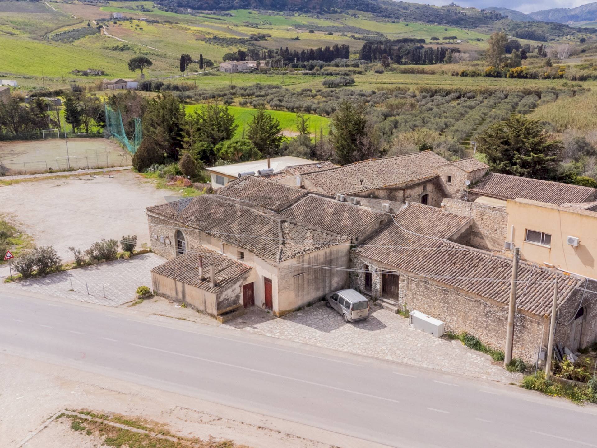 Vista delle montagne - Stabile - Palazzo CONTRADA PONTE BAGNI
 
1, Calatafimi-Segesta - foto 1