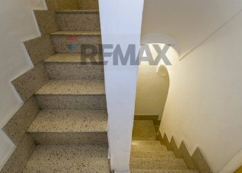 Scale - Independent house Via Cristoforo Grisanti
 
32, Isnello - photo 15