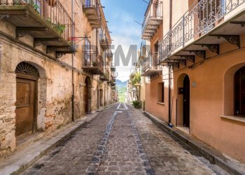 Edificio all\'aperto - Independent house Via Cristoforo Grisanti
 
32, Isnello - photo 23