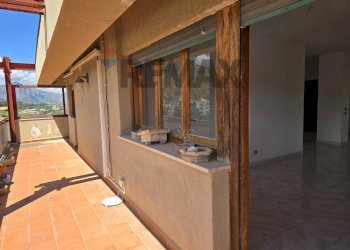 Terrazza - Four-room apartment Via città di Palermo
 
169, Bagheria - photo 19