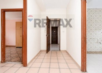 Hall / corridoio - Three-room apartment Piazza del Popolo
 
2, Lentini - photo 10