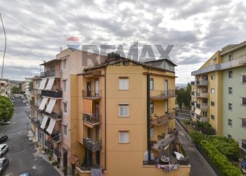 Edificio all\'aperto - Three-room apartment Piazza del Popolo
 
2, Lentini - photo 29