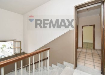 Scale - Three-room apartment Piazza del Popolo
 
2, Lentini - photo 30