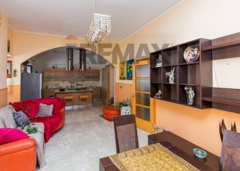 Soggiorno - Casa indipendente Via Santa Barbara
 
53/57, Catania - foto 6