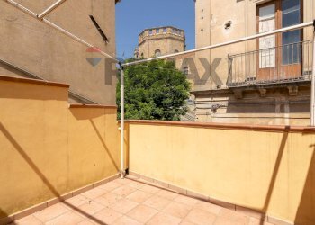 Terrazza - Casa semi indipendente via santa sofia
 
16, Caltagirone - foto 1