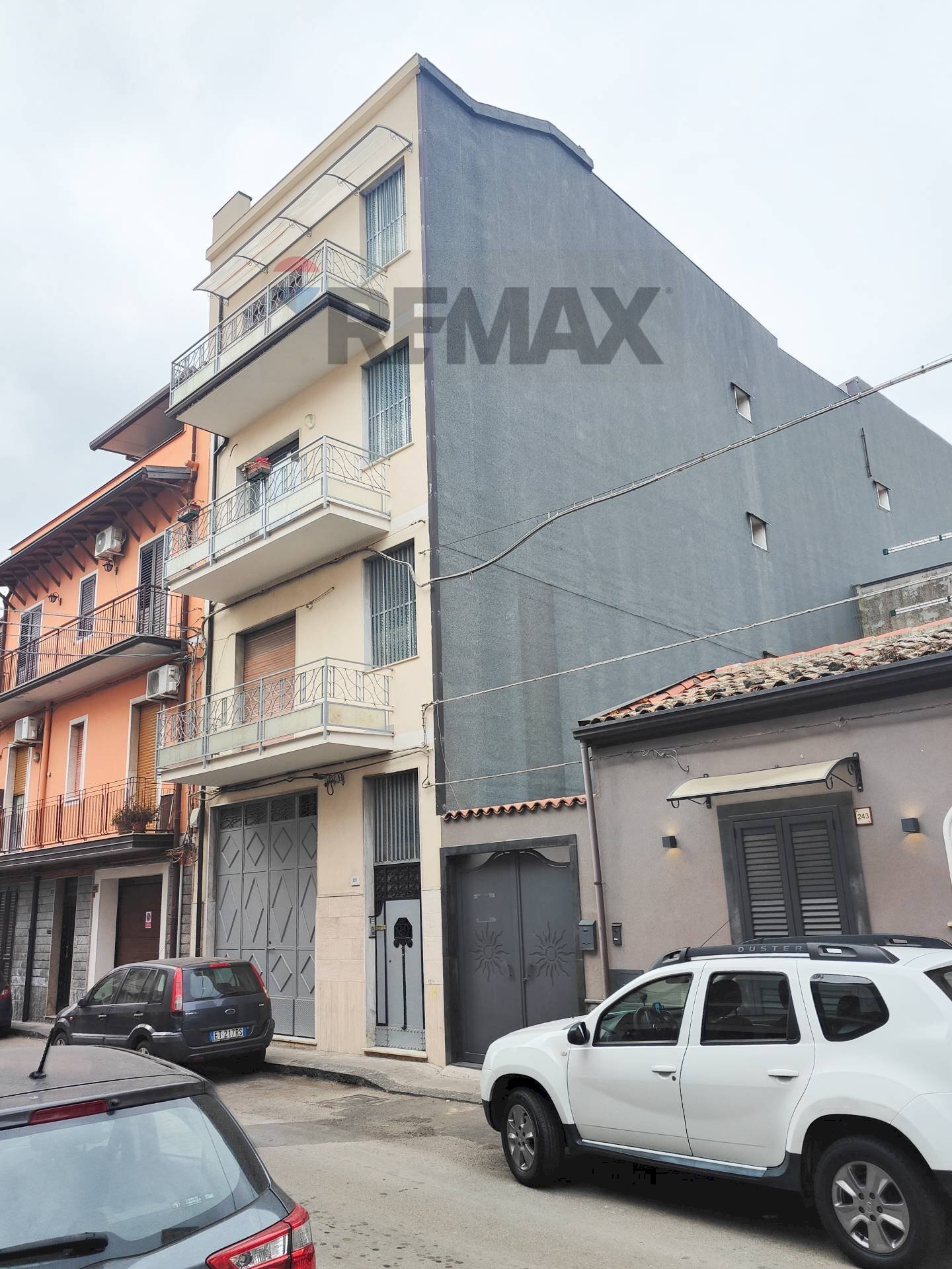 Edificio all\'aperto - Apartment Via Circumvallazione
 
239/A, Paterno - photo 1