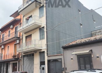 Edificio all\'aperto - Apartment Via Circumvallazione
 
239/A, Paterno - photo 1
