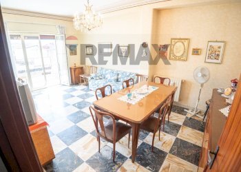 Sala da pranzo - Apartment Via Circumvallazione
 
239/A, Paterno - photo 5