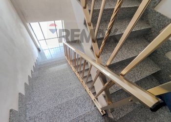 Scale - Apartment Via Circumvallazione
 
239/A, Paterno - photo 8