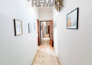 Hall / corridoio - Apartment Via Circumvallazione
 
239/A, Paterno - photo 10