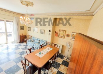 Sala da pranzo - Apartment Via Circumvallazione
 
239/A, Paterno - photo 22