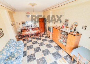 Sala da pranzo - Apartment Via Circumvallazione
 
239/A, Paterno - photo 24