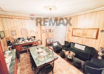 Sala da pranzo - Apartment Via Circumvallazione
 
239/A, Paterno - photo 30