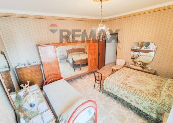 Camera / camera da letto - Apartment Via Circumvallazione
 
239/A, Paterno - photo 37