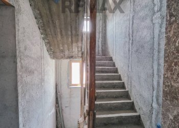 Scale - Apartment Via Circumvallazione
 
239/A, Paterno - photo 46