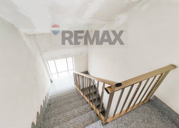 Scale - Apartment Via Circumvallazione
 
239/A, Paterno - photo 48
