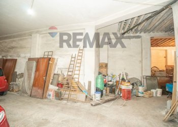 Stanza vuota - Apartment Via Circumvallazione
 
239/A, Paterno - photo 65