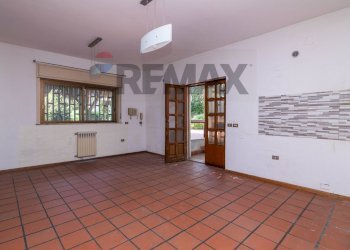 Stanza vuota - Villa Via Ercole Patti
 
5, Catania - photo 8