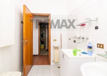 Bagno - Villa Via Ercole Patti
 
5, Catania - photo 17