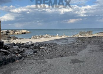 Vista dell\'acqua - Cellar / Attic Via Porpetto
 
27, Acireale - photo 2