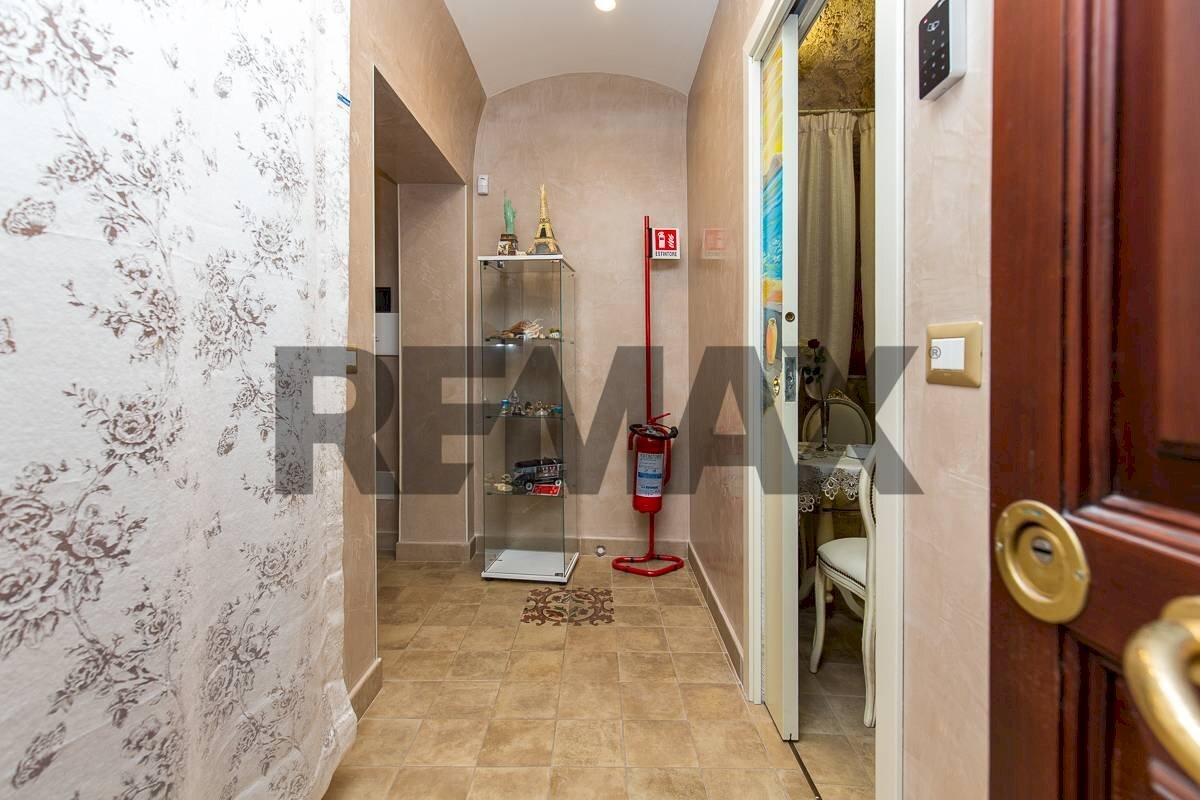 Hall / corridoio - Quadrilocale Via Giuseppe Garibaldi
188, Catania - foto 2