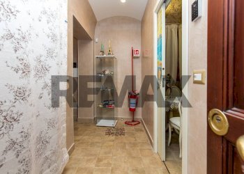 Hall / corridoio - Quadrilocale Via Giuseppe Garibaldi
 
188, Catania - foto 2