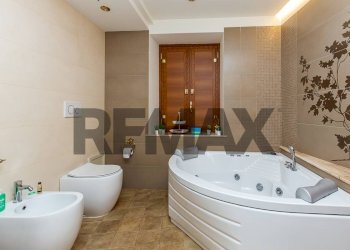 Bagno - Quadrilocale Via Giuseppe Garibaldi
 
188, Catania - foto 21