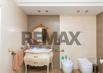 Bagno - Quadrilocale Via Giuseppe Garibaldi
 
188, Catania - foto 24