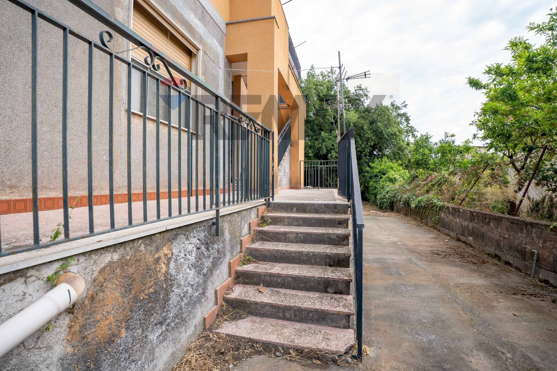 Scale - Three-room apartment Via R. Livatino
7, Aci Sant'Antonio - photo 3