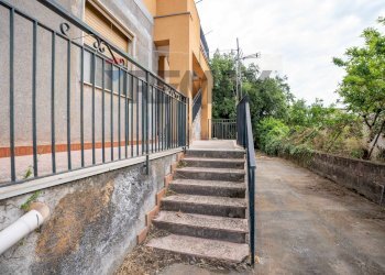 Scale - Three-room apartment Via R. Livatino
 
7, Aci Sant'Antonio - photo 3