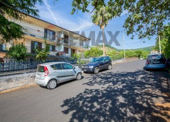 Edificio all\'aperto - Casa semi indipendente Via Chiesa Antica
 
6/A, Zafferana Etnea - foto 4