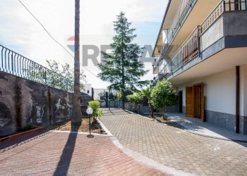 Edificio all\'aperto - Casa semi indipendente Via Chiesa Antica
 
6/A, Zafferana Etnea - foto 7
