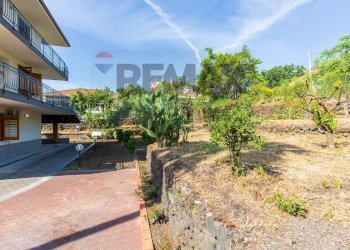 Giardino - Casa semi indipendente Via Chiesa Antica
 
6/A, Zafferana Etnea - foto 8