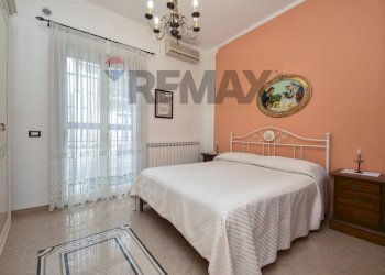 Camera / camera da letto - Casa indipendente Via Lecco
41, Paterno - foto 20