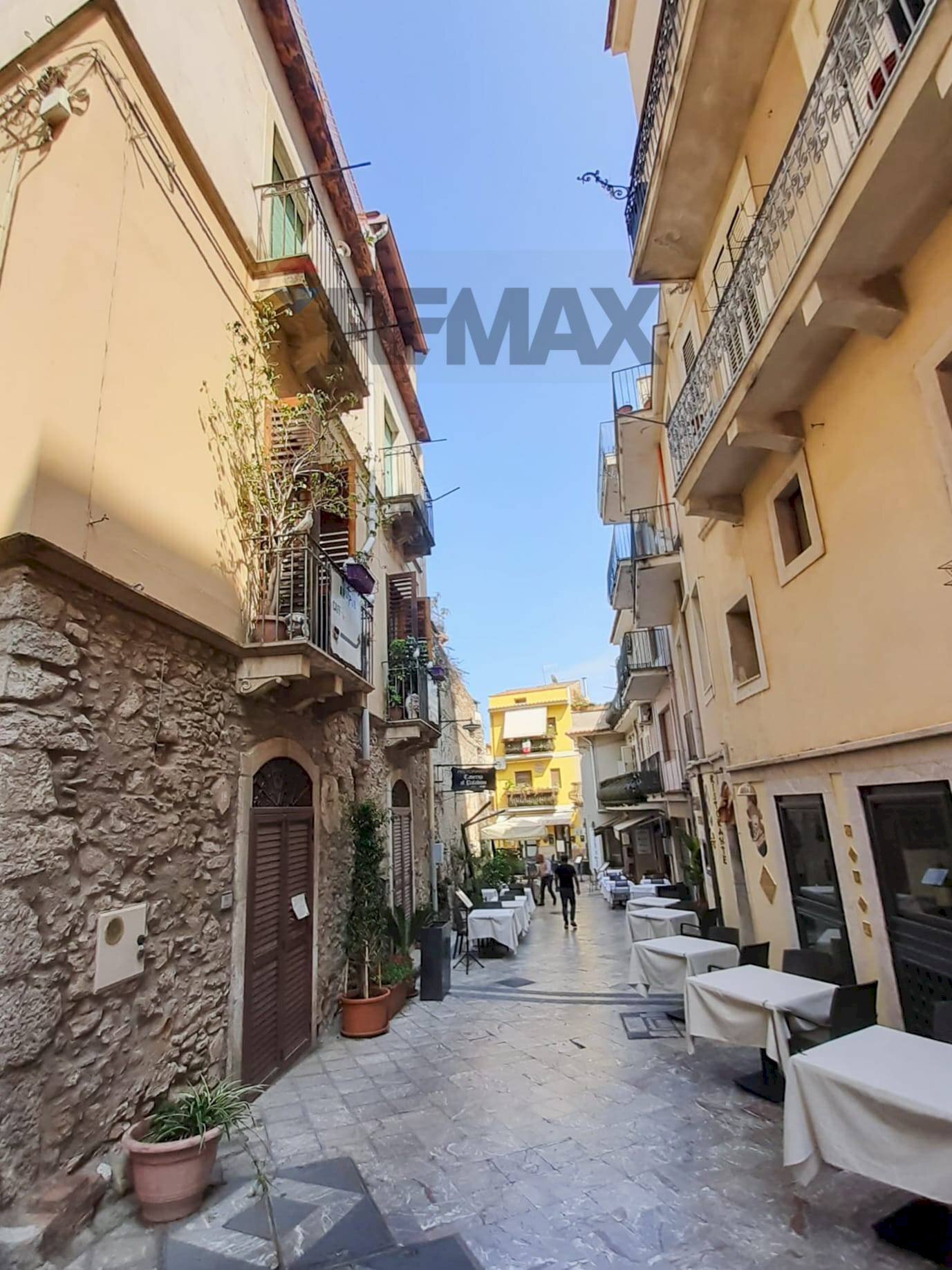 Edificio all\'aperto - Trilocale Via Giardinazzo
 
1, Taormina - foto 1
